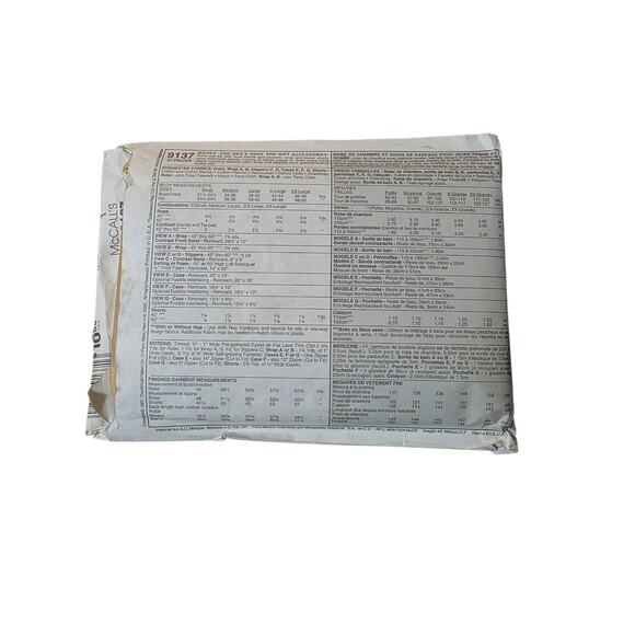 McCalls Pattern 9137 Unisex Misses Mens Robe & Accessories S,M,L Uncut - Picture 2 of 3